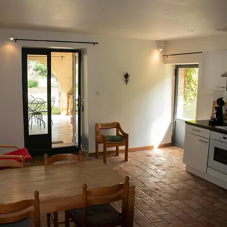 Maison De Sud Ardeche Nyaraló